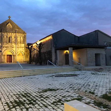 Ferienhaus Calme Avec Parking Gratuit - Proche Angouleme